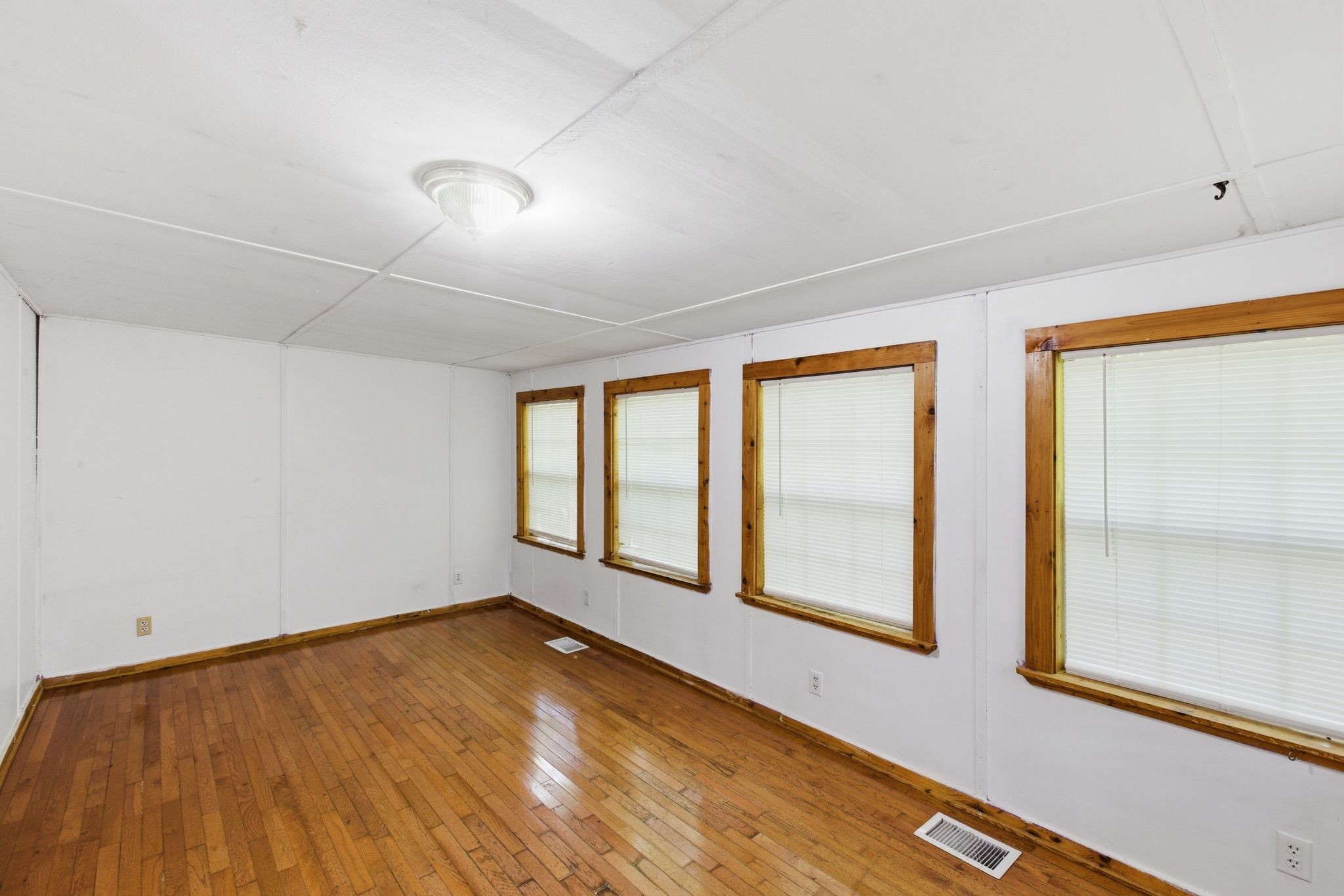 166 Outback Road Lobelville, TN 37097 - Photo 15 of 27
