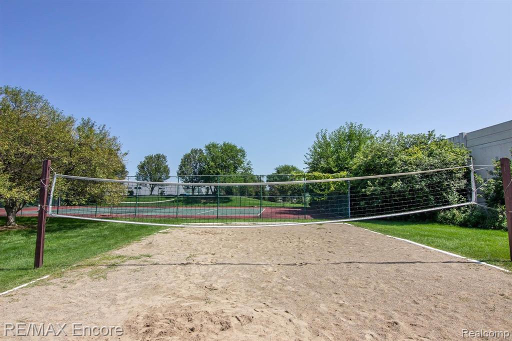 1649 Emerson Circle Rochester Hills, MI 48307 - Photo 28 of 29