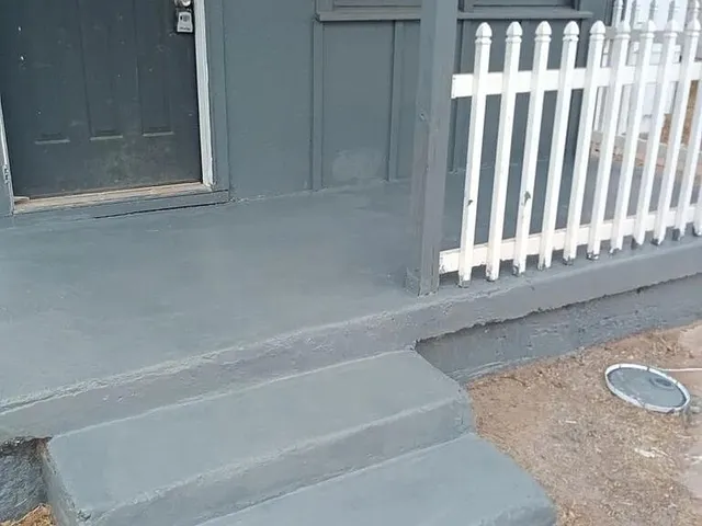 a bathroom with bathtub