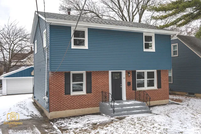 $360,000 | 11 South Alfred Avenue, Elgin, IL 60123