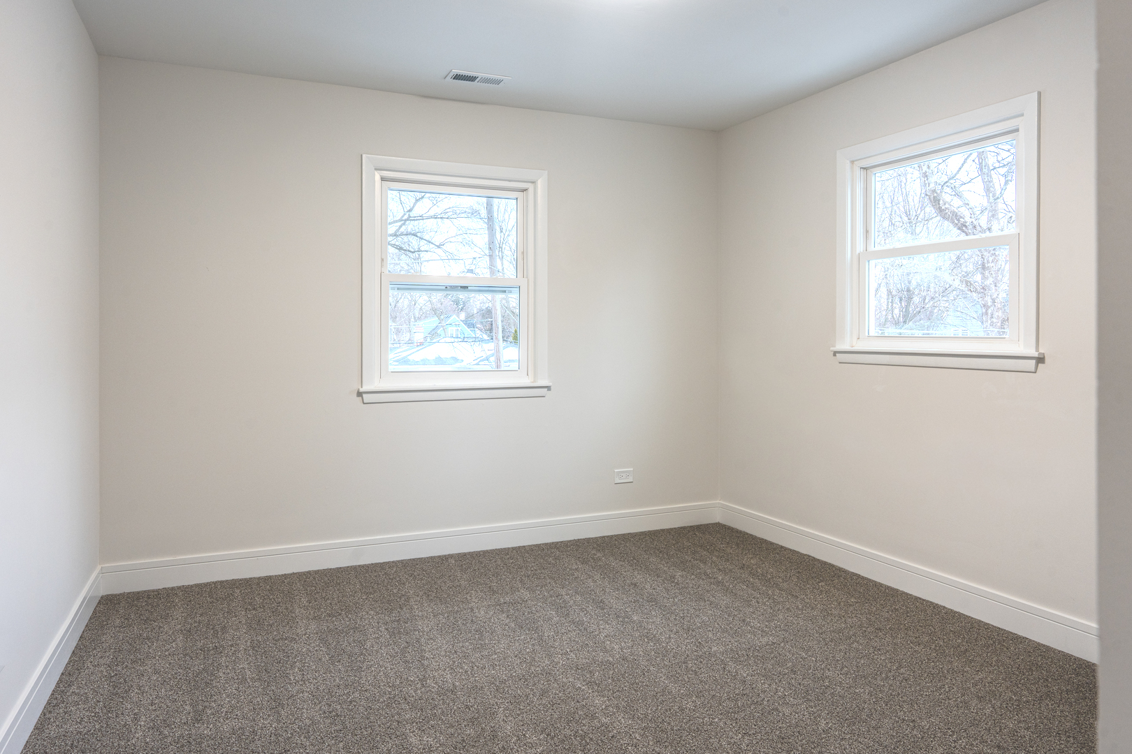 11 South Alfred Avenue Elgin, IL 60123 - Photo 15 of 22 an empty room with a window