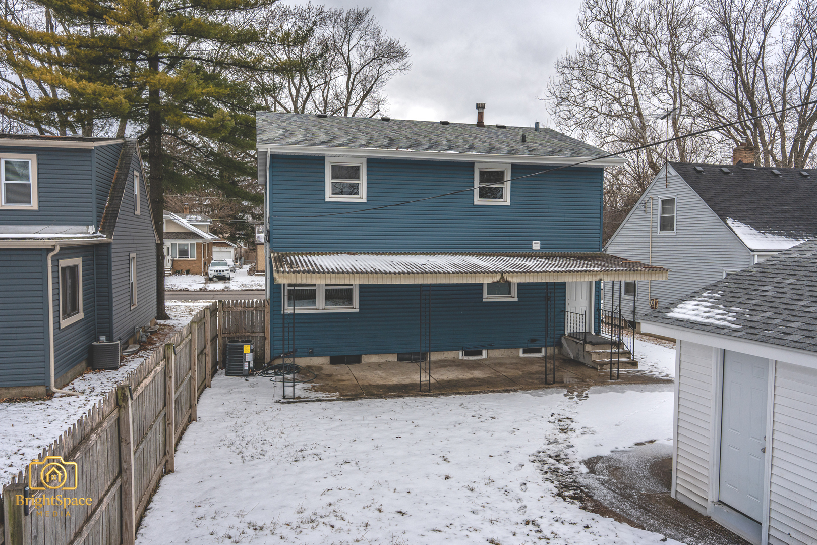 11 South Alfred Avenue Elgin, IL 60123 - Photo 22 of 22 a view of a house with a yard