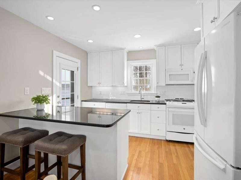 43 Edgewood Road Shrewsbury, MA 01545 - Photo 5 of 41 Gallery Image 5