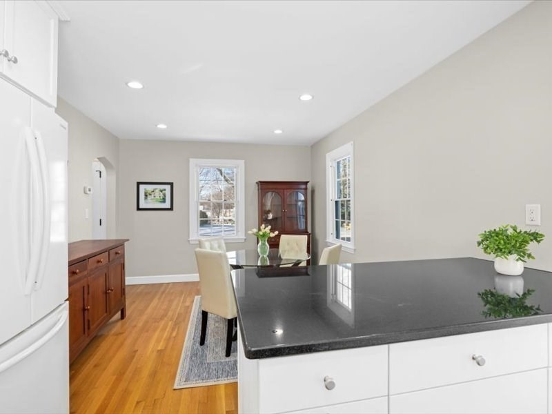 43 Edgewood Road Shrewsbury, MA 01545 - Photo 9 of 41 Gallery Image 9