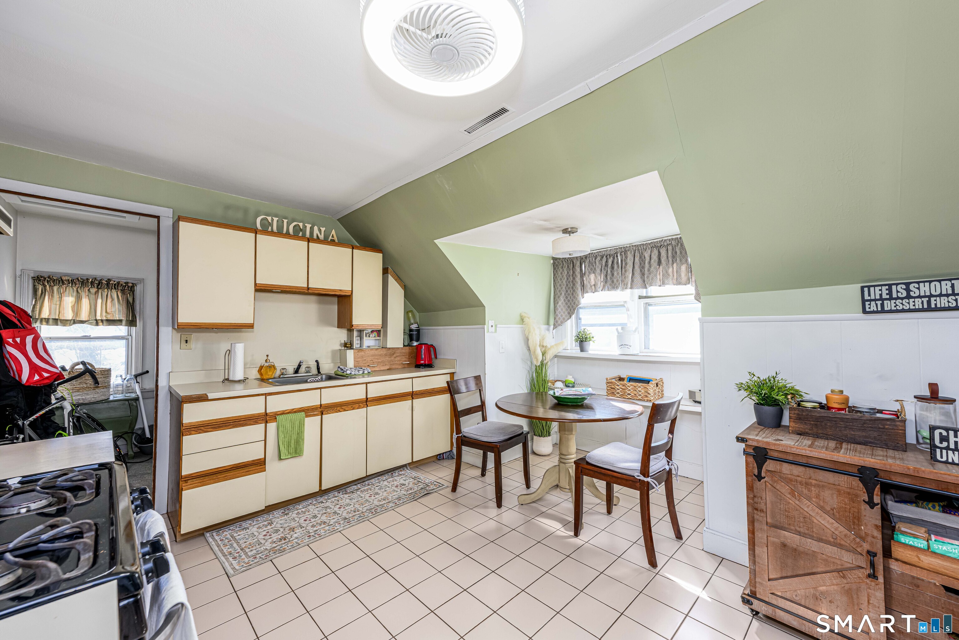 821 State Street New Haven, CT 06511 - Photo 28 of 36 3rd floor