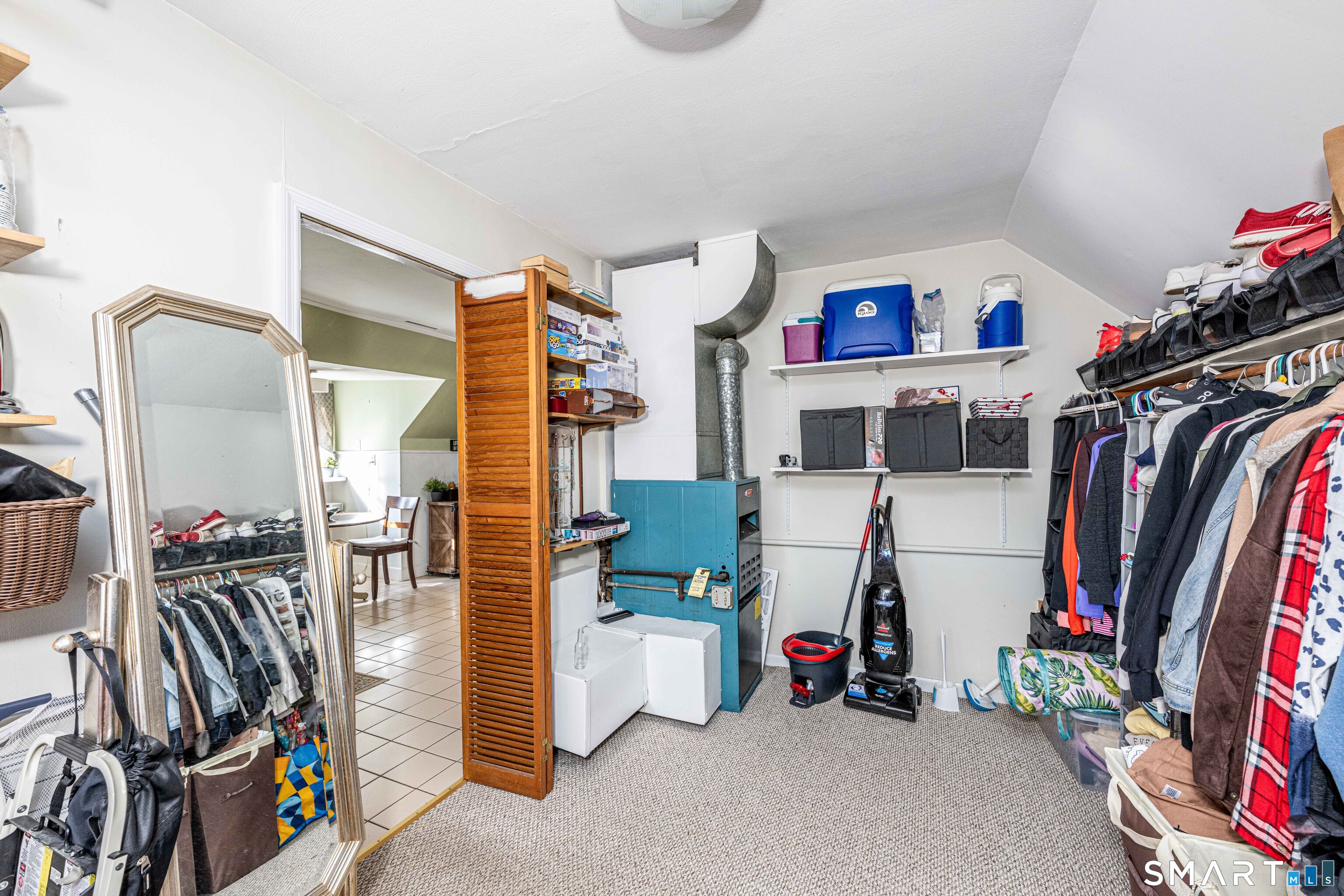 821 State Street New Haven, CT 06511 - Photo 36 of 36 3rd floor Huge Walk in Closet