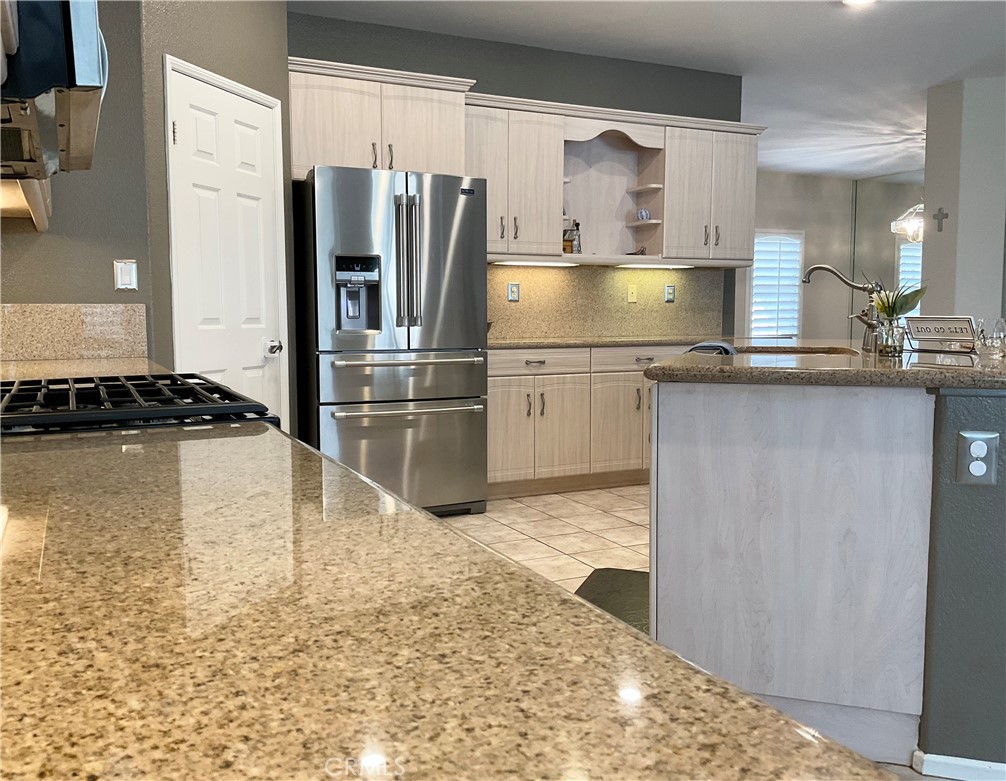 7675 Pso Largo Highland, CA 92346 - Photo 15 of 34