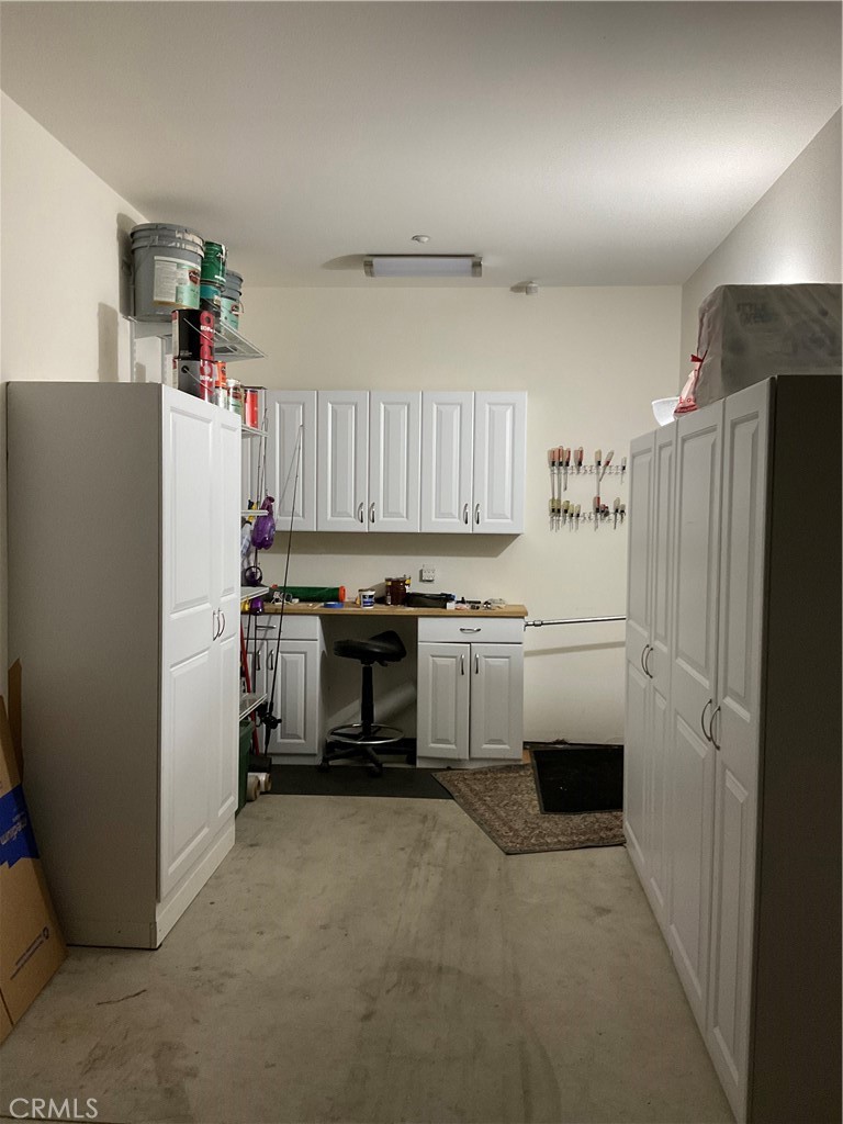 7675 Pso Largo Highland, CA 92346 - Photo 24 of 34 Tandem garage.