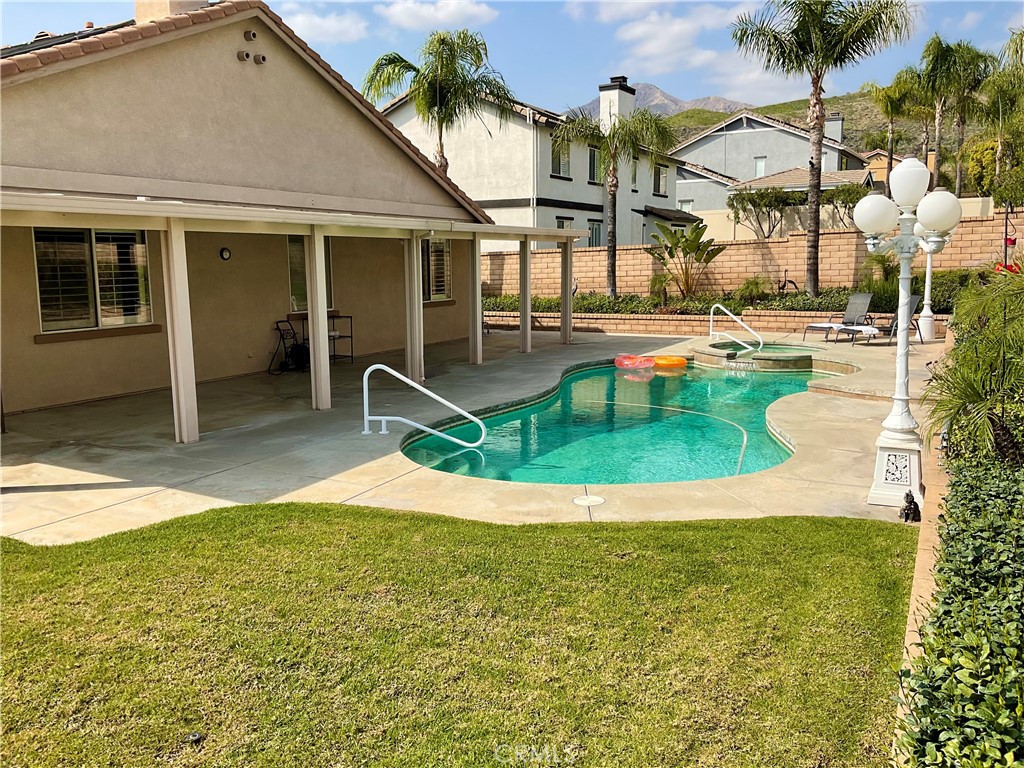 7675 Pso Largo Highland, CA 92346 - Photo 30 of 34