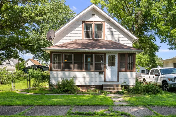 $135,000 | 1815 4th Street, Moline, IL 61265