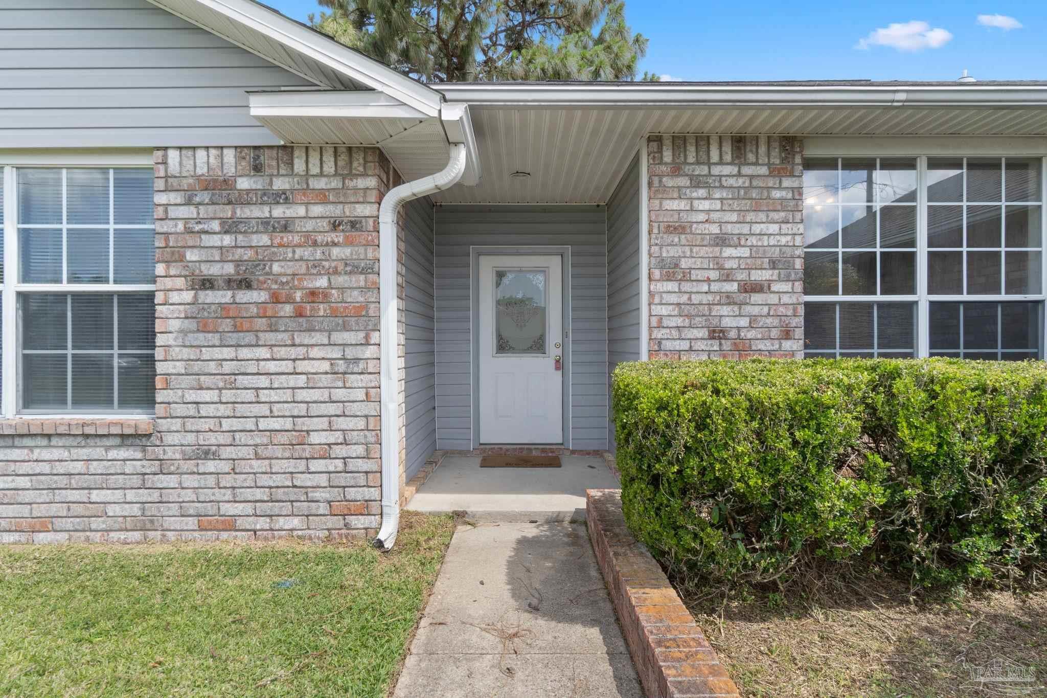 1978 Coral Reef Road Pensacola, FL 32506 - Photo 4 of 46