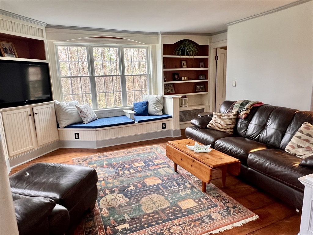 8 Ladd Road Sturbridge, MA 01566 - Photo 12 of 42 Gallery Image 12