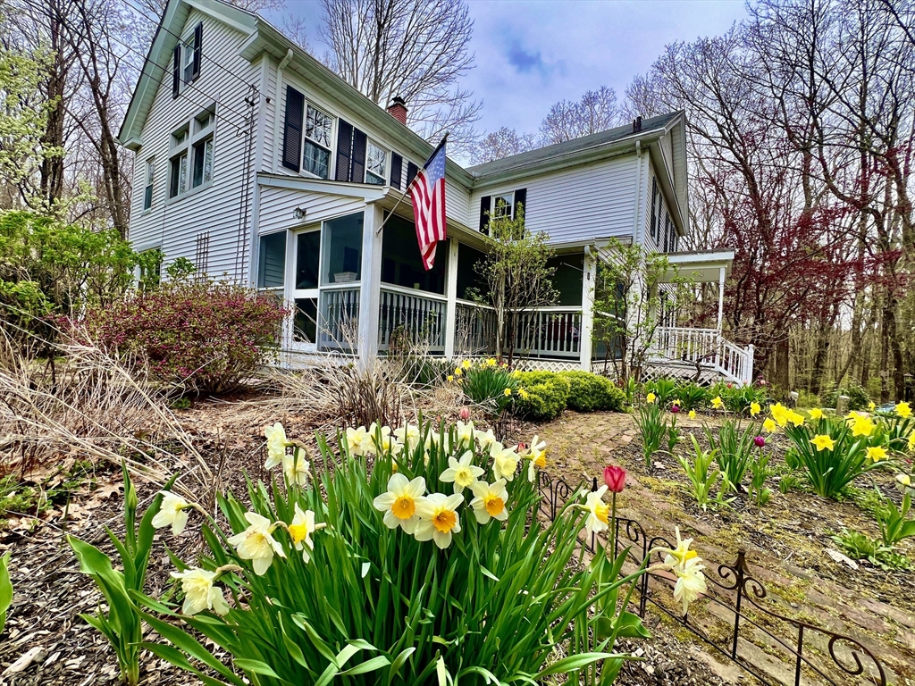 8 Ladd Road Sturbridge, MA 01566 - Photo 2 of 42 Gallery Image 2