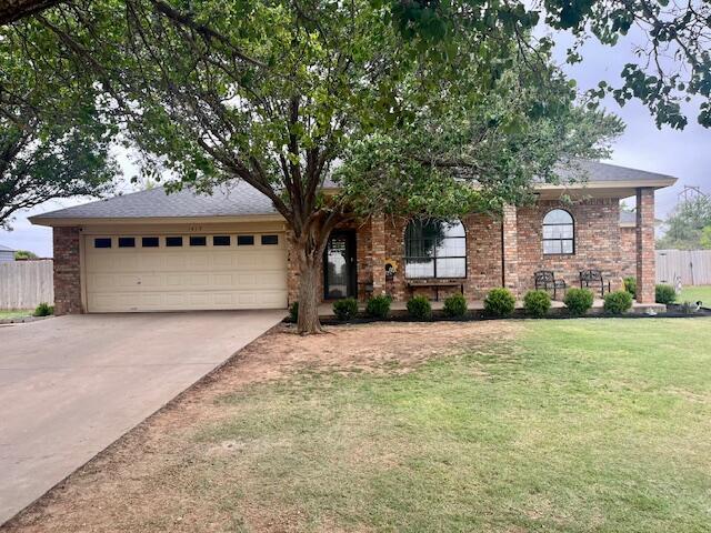 1417 Kings Row Plainview, TX 79072 - Photo 2 of 24 2