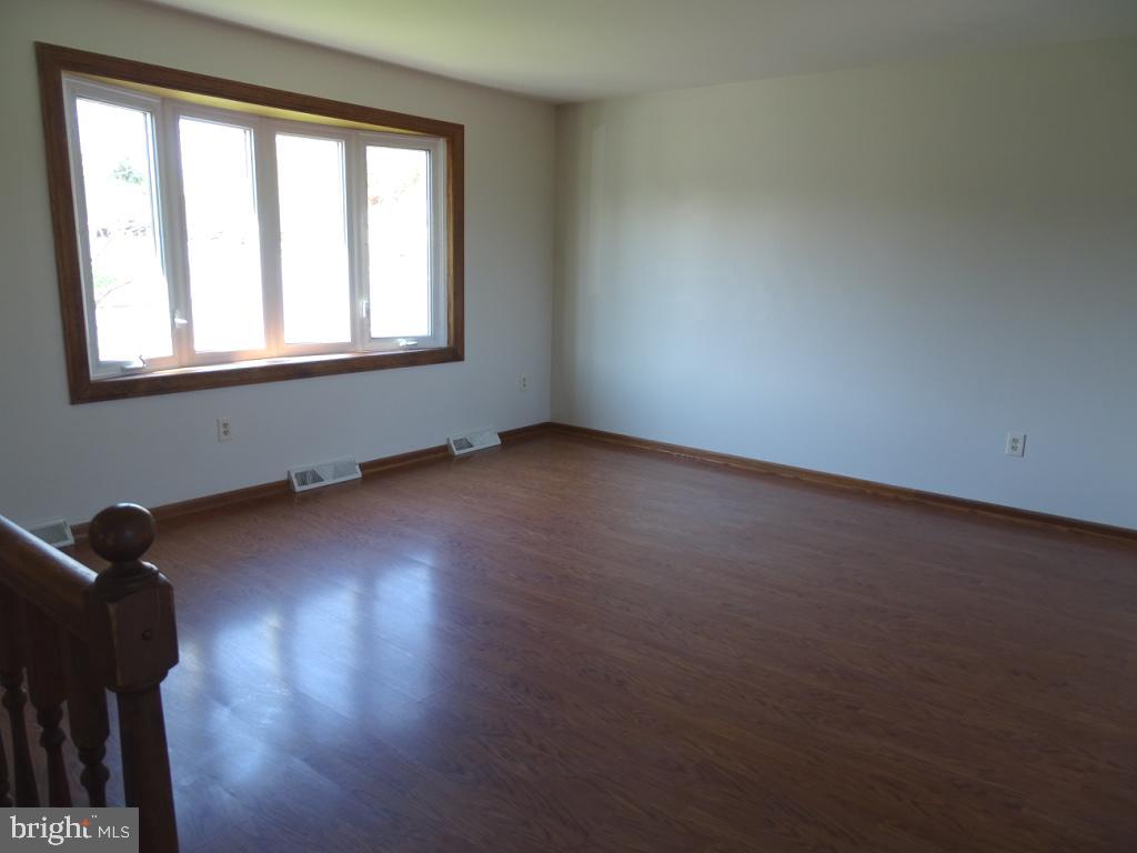 1105 Horizon Road Mount Airy, MD 21771 - Photo 3 of 21 Big bay window allowing lots of natural light!