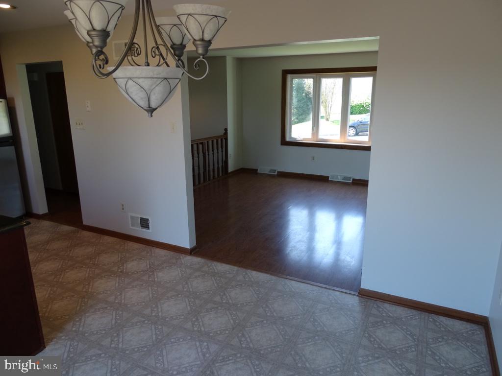 1105 Horizon Road Mount Airy, MD 21771 - Photo 5 of 21 Lots of space in eat-in kitchen!