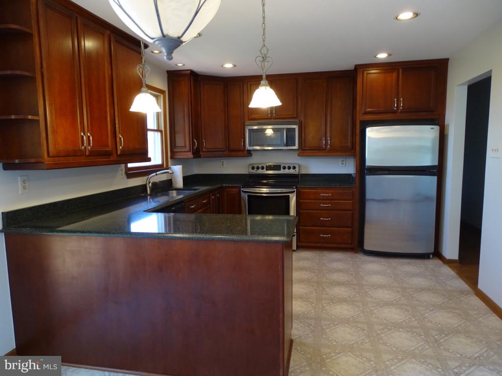 1105 Horizon Road Mount Airy, MD 21771 - Photo 7 of 21 Look at the amount of space in this kitchen!