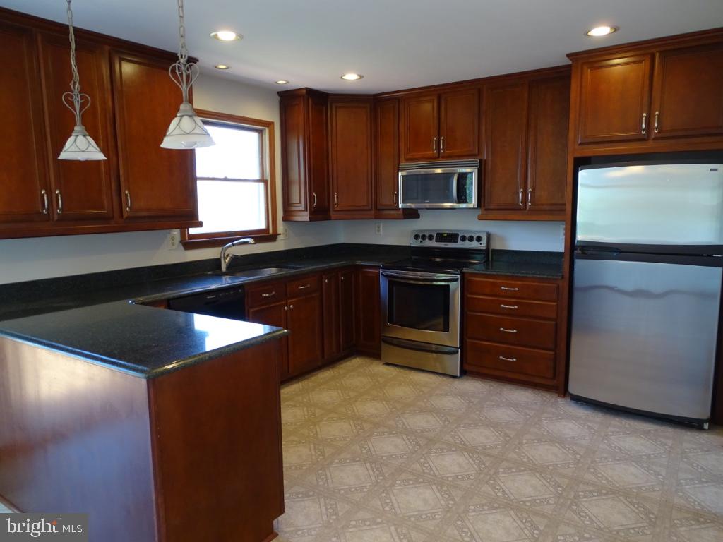 1105 Horizon Road Mount Airy, MD 21771 - Photo 8 of 21 kitchen with stainless steel appliances