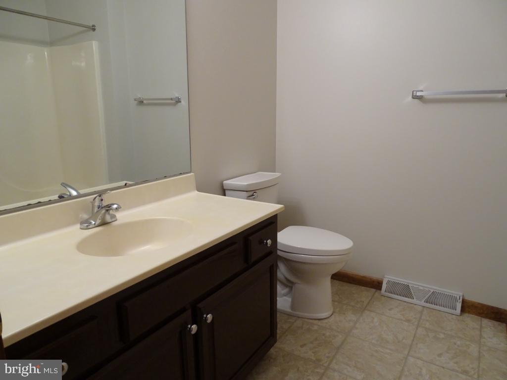 1105 Horizon Road Mount Airy, MD 21771 - Photo 9 of 21 Recently updated full bathroom on main level!