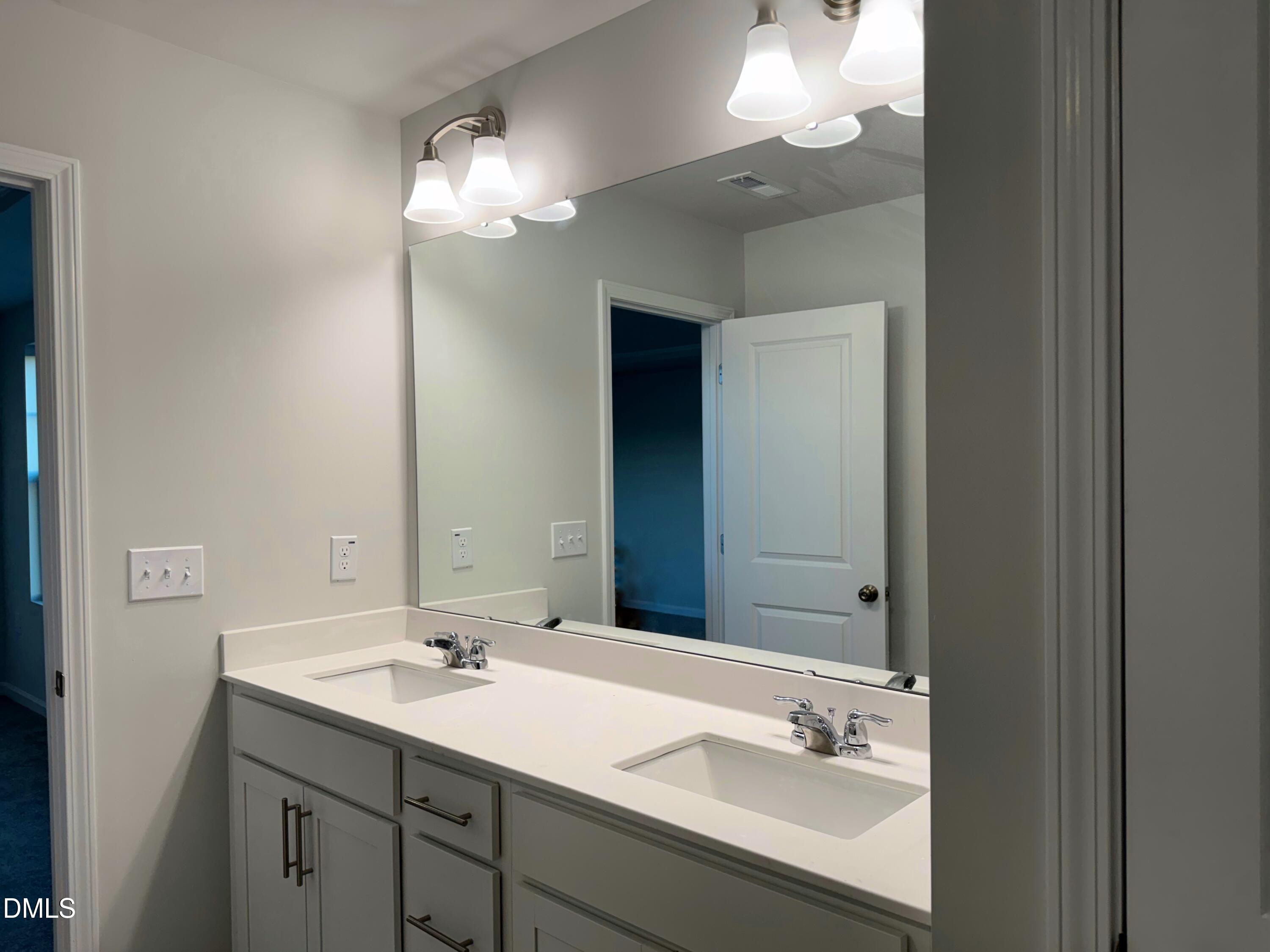 5046 Arkose Drive Raleigh, NC 27610 - Photo 13 of 24 Owner's bathroom