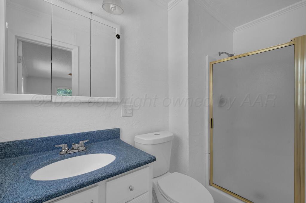 4710 South Rusk Street Amarillo, TX 79110 - Photo 18 of 22 master bathroom