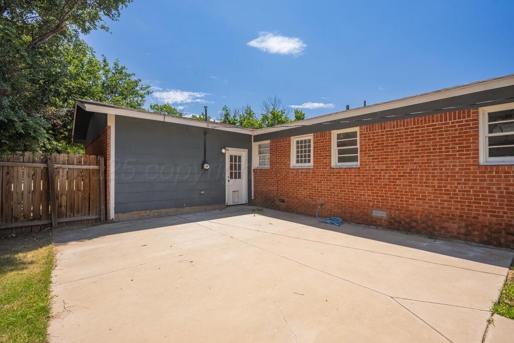 4710 South Rusk Street Amarillo, TX 79110 - Photo 20 of 22 backyard 2