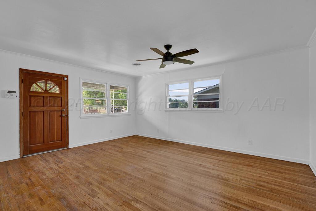 4710 South Rusk Street Amarillo, TX 79110 - Photo 3 of 22 living room 1