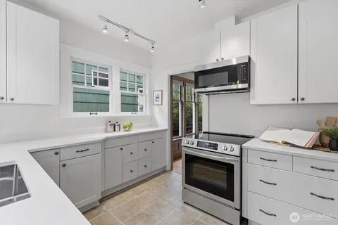 $1,135,000 | 715 North 48th Street, Seattle, WA 98103