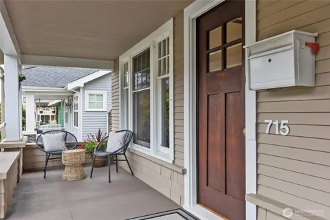 $1,135,000 | 715 North 48th Street, Seattle, WA 98103