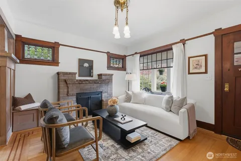 $1,135,000 | 715 North 48th Street, Seattle, WA 98103