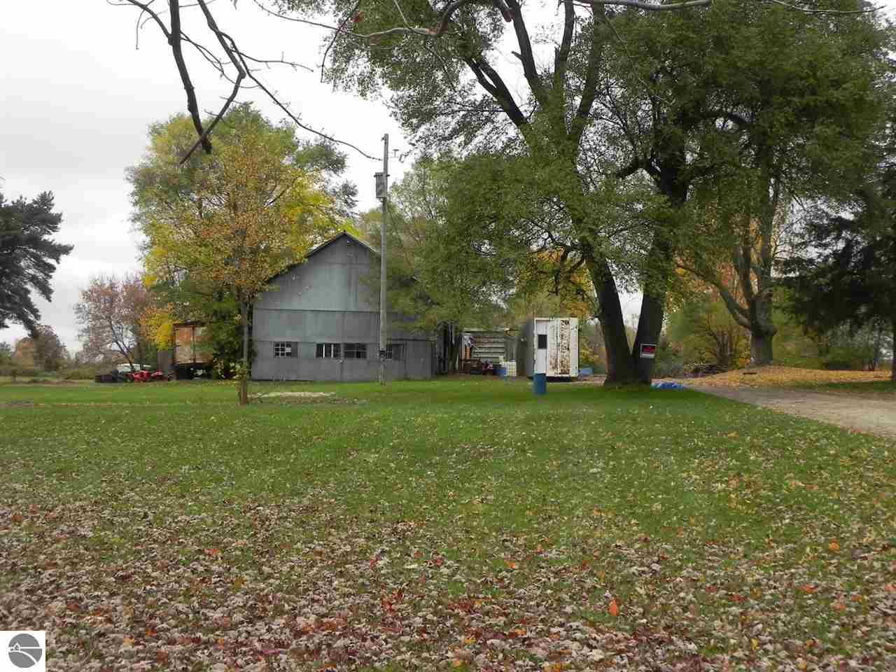 4481 East Blanchard Road Shepherd, MI 48883 - Photo 21 of 24 1791556-20.JPG