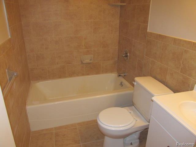 25815 Hayes Road Warren, MI 48089 - Photo 14 of 21 IMG_1298.jpg