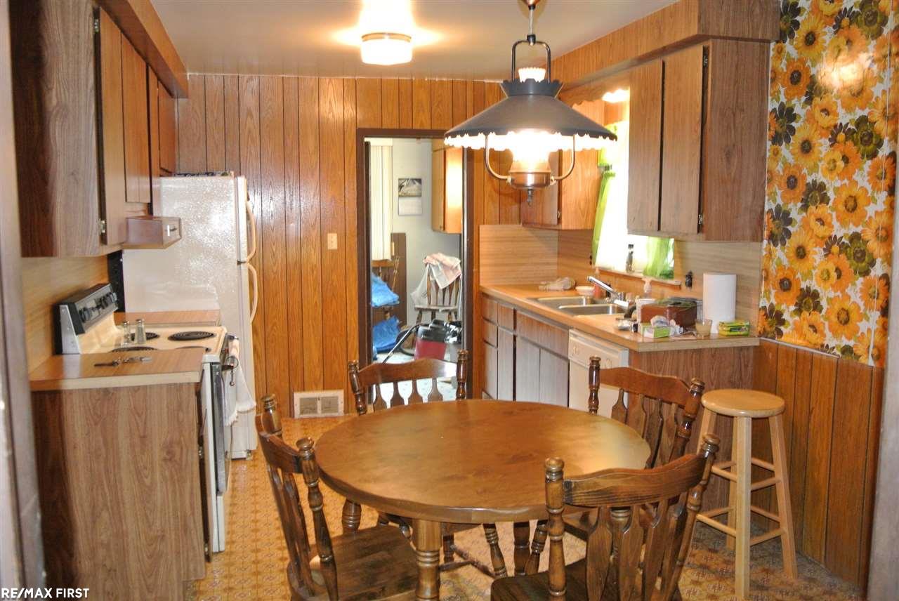 8668 Central Street Center Line, MI 48015 - Photo 16 of 27 31251954-15.JPG