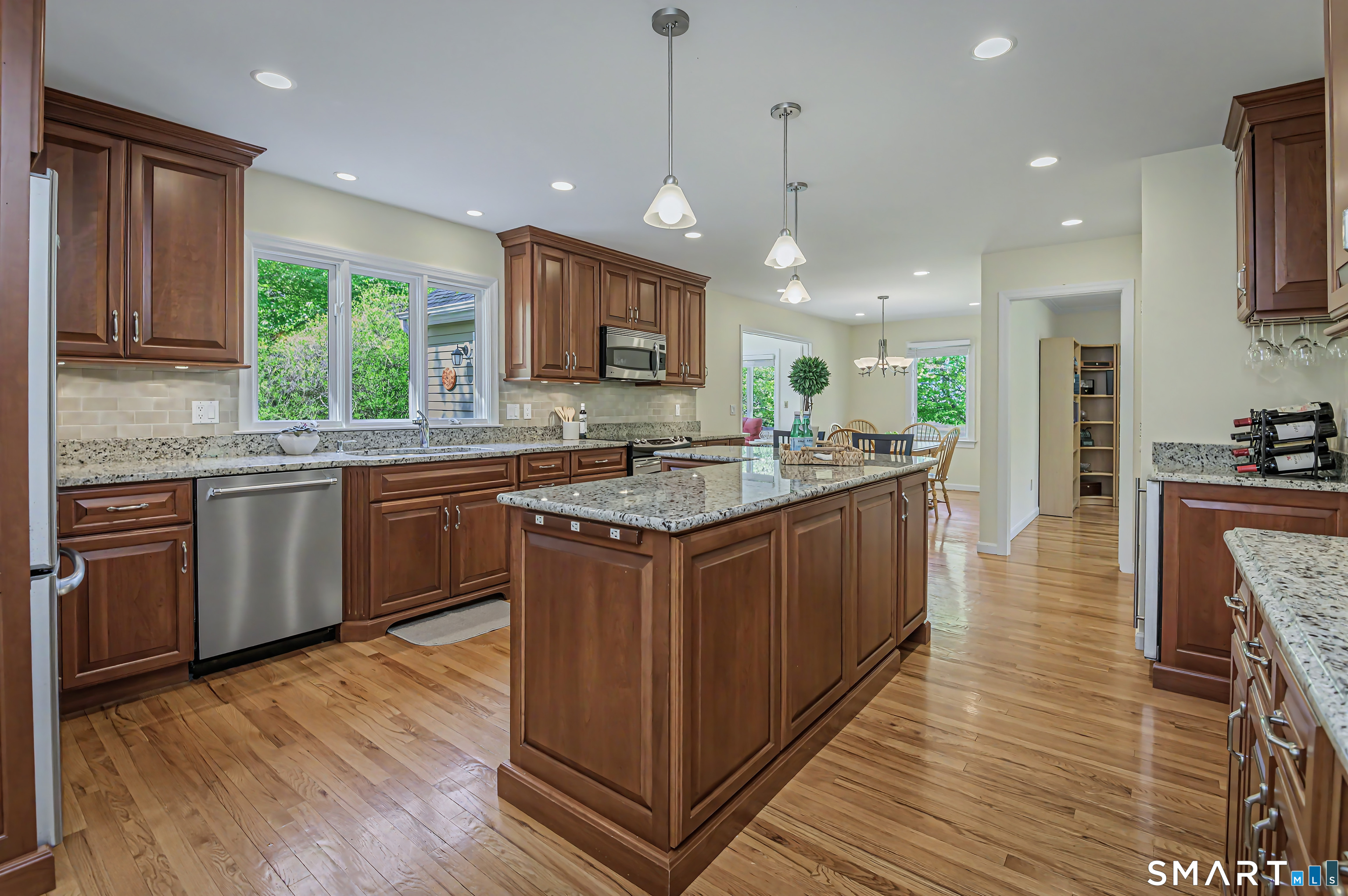 284 Keeler Drive Ridgefield, CT 06877 - Photo 10 of 40