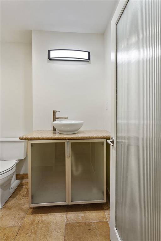 1261 Lavista Road Northeast, Unit C3 Atlanta, GA 30324 - Photo 20 of 34 a utility room with dryer and washer