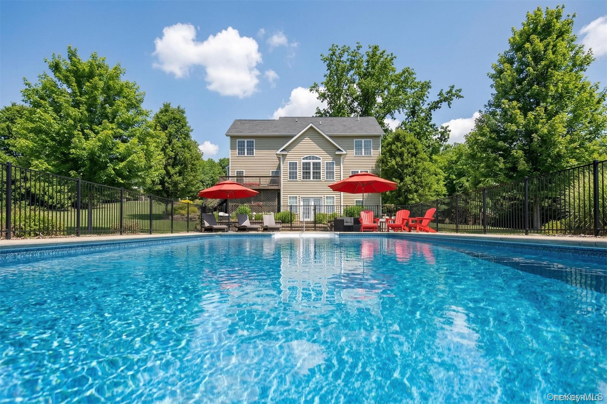 25 Roundhill Road Hopewell Junction, NY 12533 - Photo 2 of 36