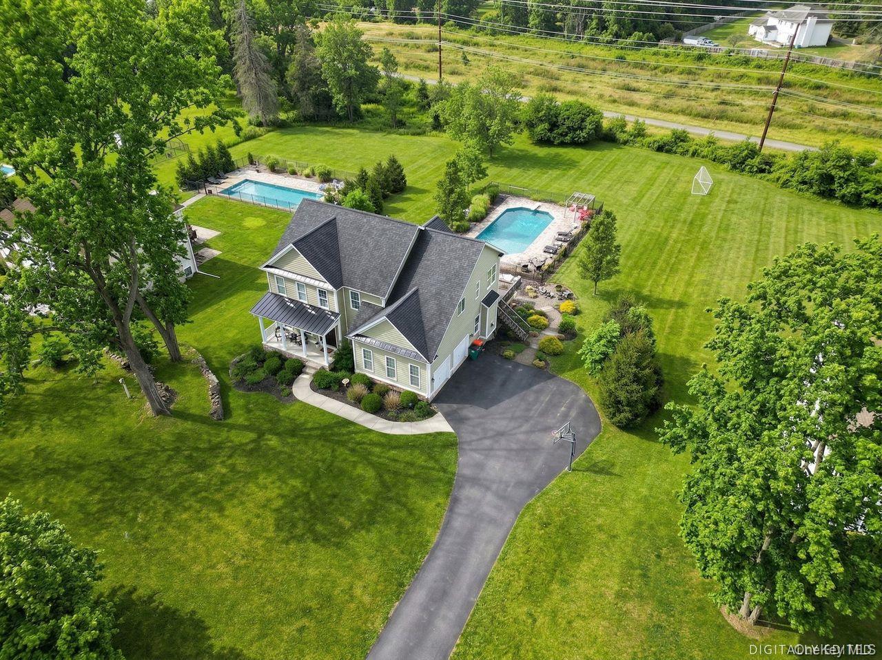 25 Roundhill Road Hopewell Junction, NY 12533 - Photo 3 of 36