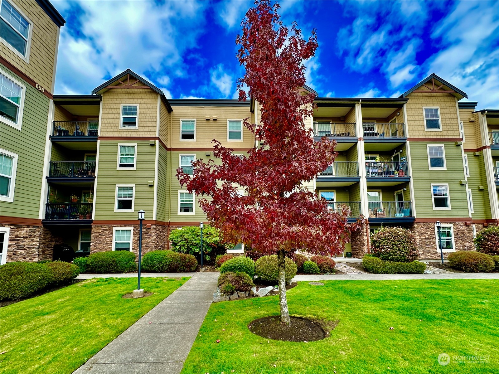 680 32nd Street, Unit C411 Bellingham, WA 98225 - Photo 2 of 27