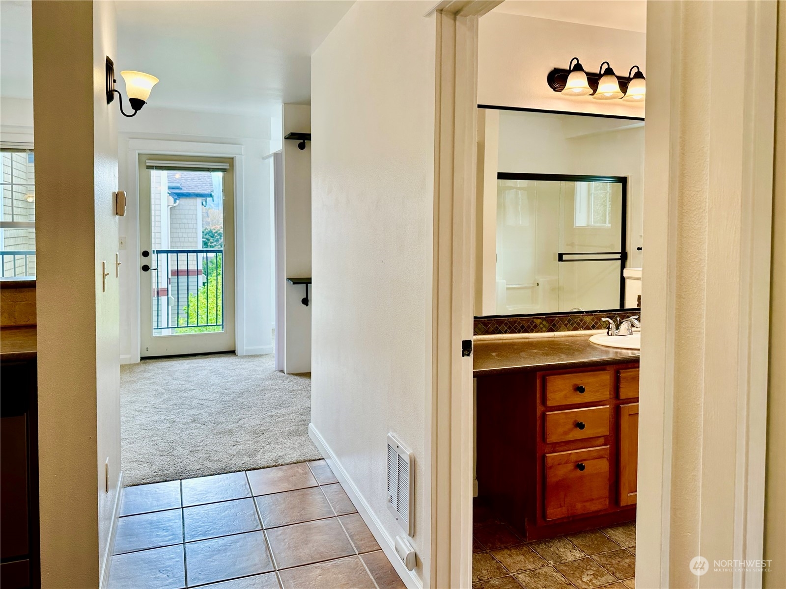 680 32nd Street, Unit C411 Bellingham, WA 98225 - Photo 3 of 27