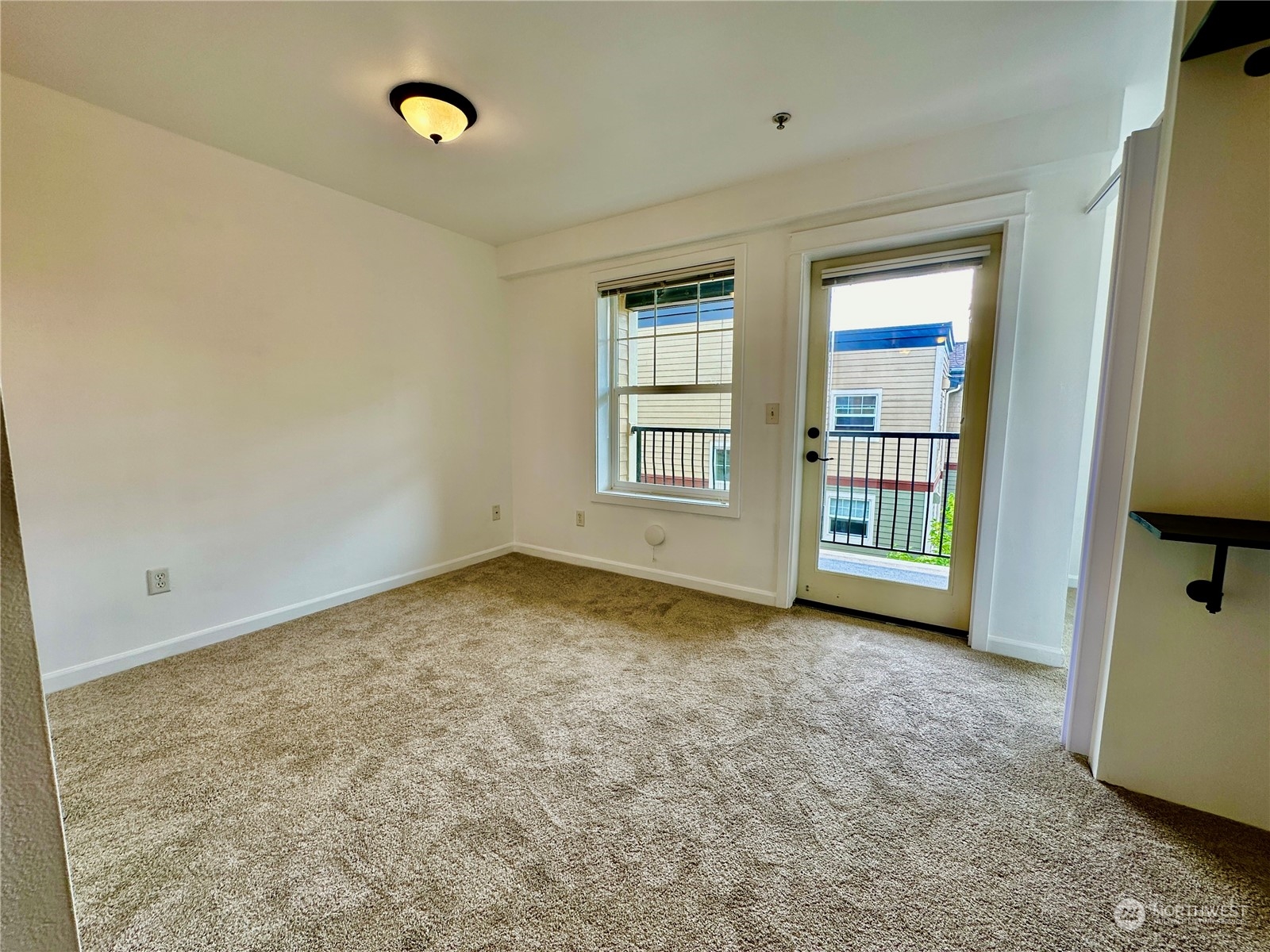 680 32nd Street, Unit C411 Bellingham, WA 98225 - Photo 4 of 27