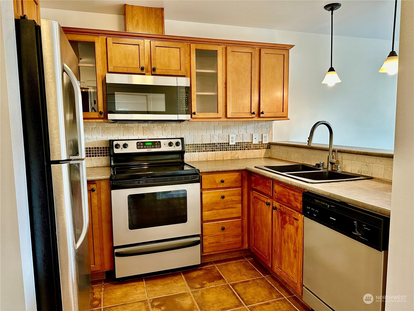 680 32nd Street, Unit C411 Bellingham, WA 98225 - Photo 7 of 27