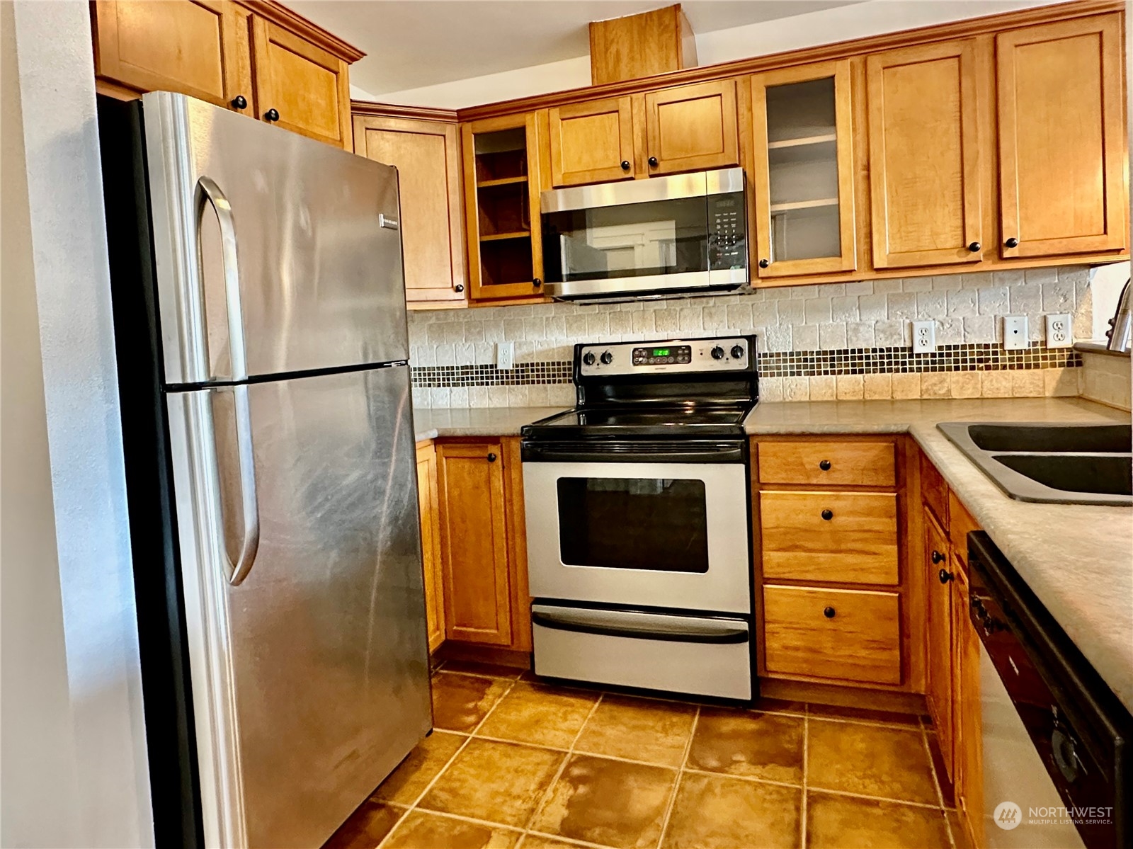 680 32nd Street, Unit C411 Bellingham, WA 98225 - Photo 8 of 27