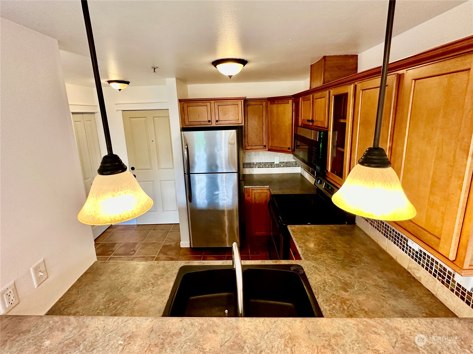 680 32nd Street, Unit C411 Bellingham, WA 98225 - Photo 10 of 27