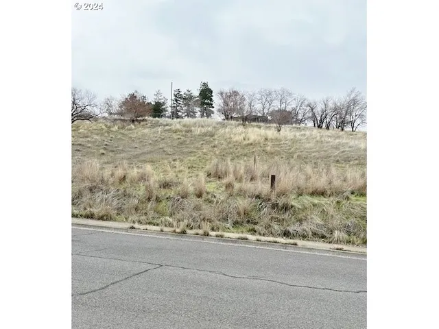 a view of sky from window