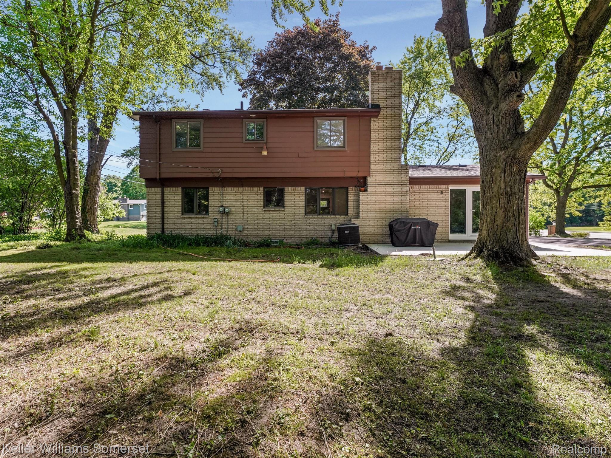 29523 Ravenscroft Farmington, MI 48331 - Photo 26 of 33 26-29523 Ravenscroft 0025.jpg