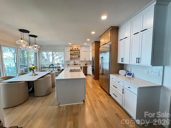 $3,485,900 | 20931 Island Forest Drive, Cornelius, NC 28031