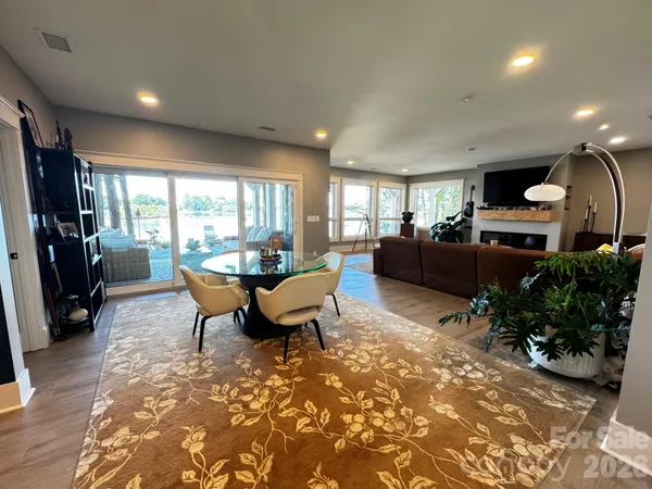 $3,485,900 | 20931 Island Forest Drive, Cornelius, NC 28031