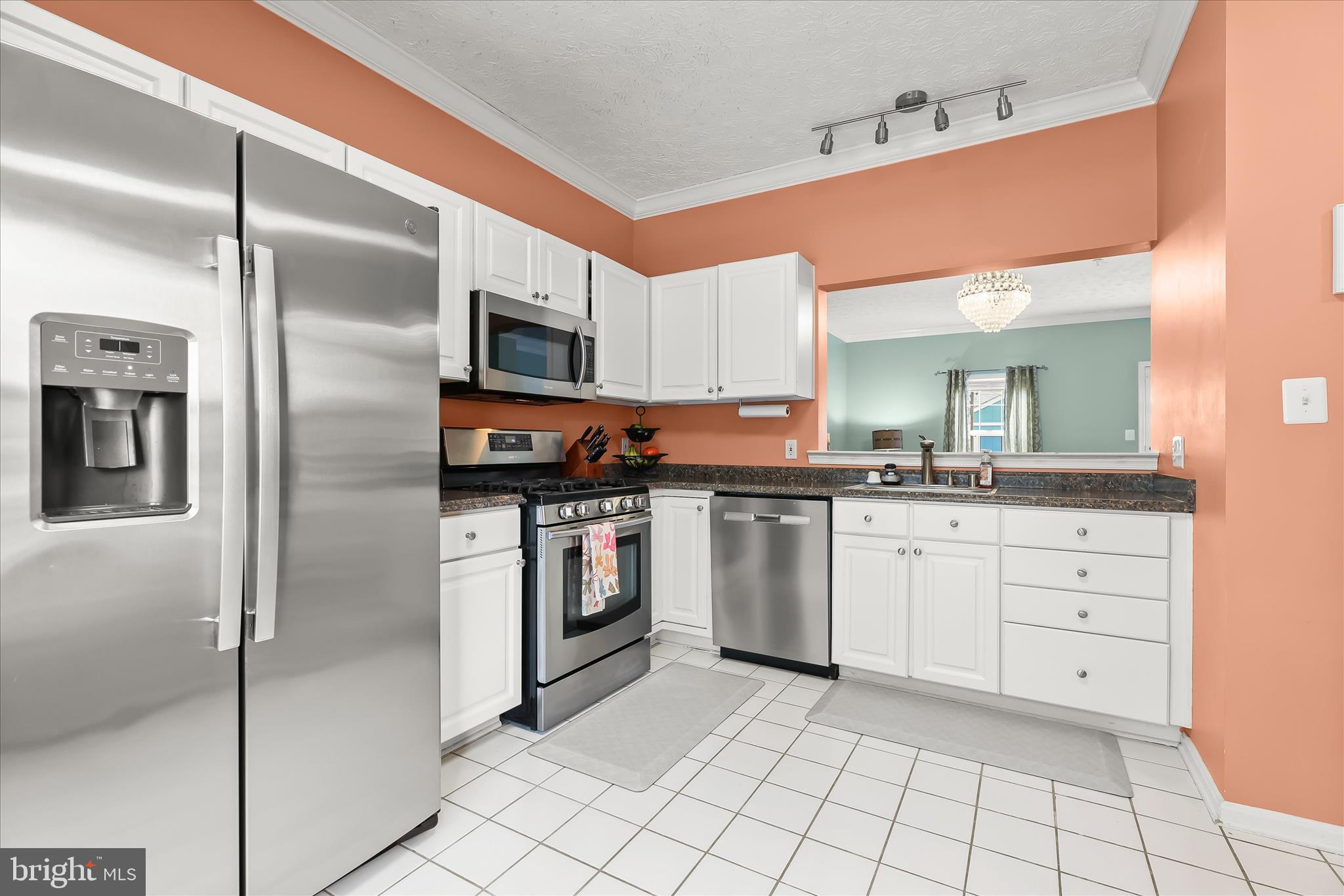 5 Gunfalls Garth Nottingham, MD 21236 - Photo 7 of 39 Kitchen