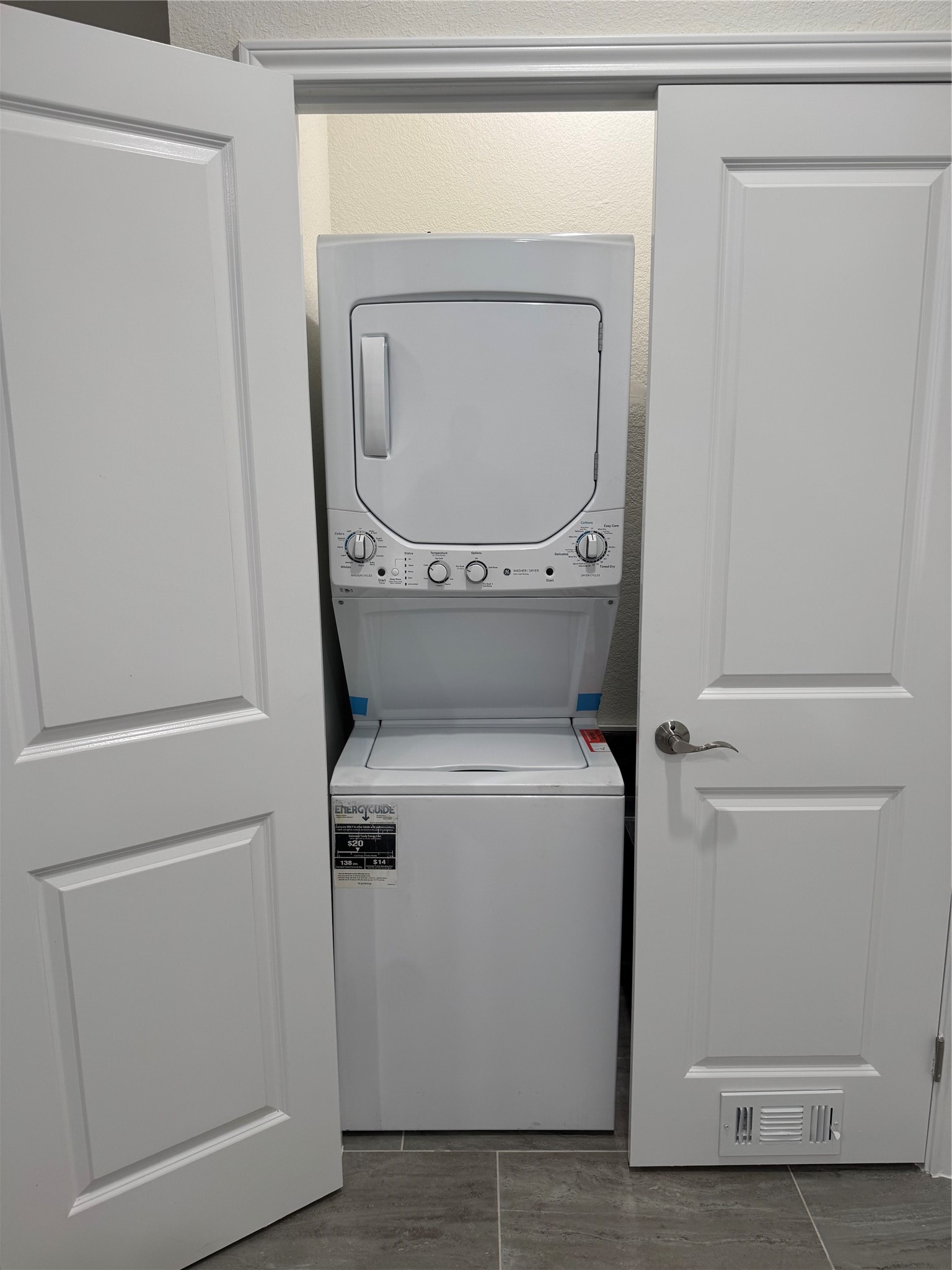 9129 Brandon Street, Unit B1 Houston, TX 77051 - Photo 14 of 15 a utility room with dryer and washer