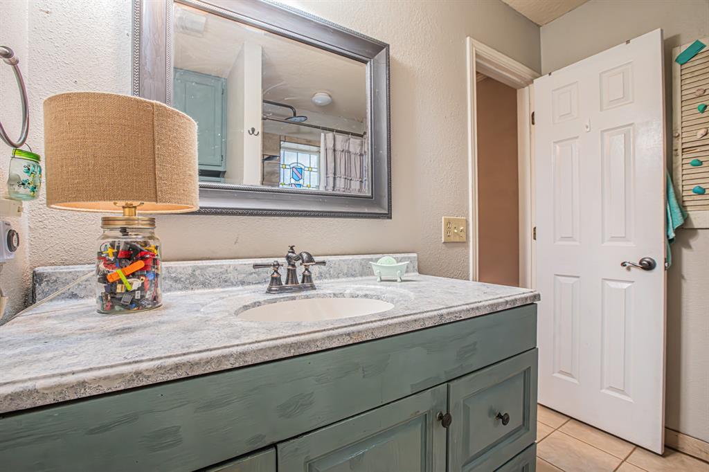 614 Overhill Road Granbury, TX 76048 - Photo 16 of 40